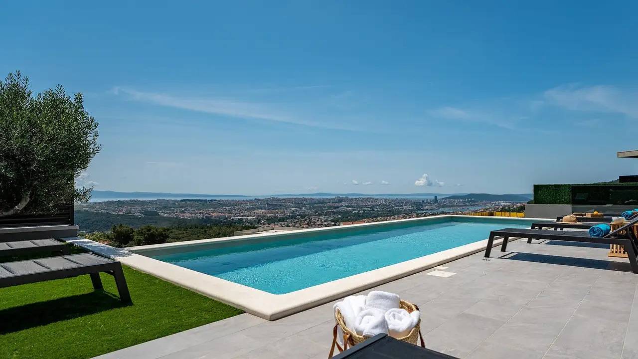 Villa für 8 Personen (300 m²) in Klis in Klis, Split-Dalmatia