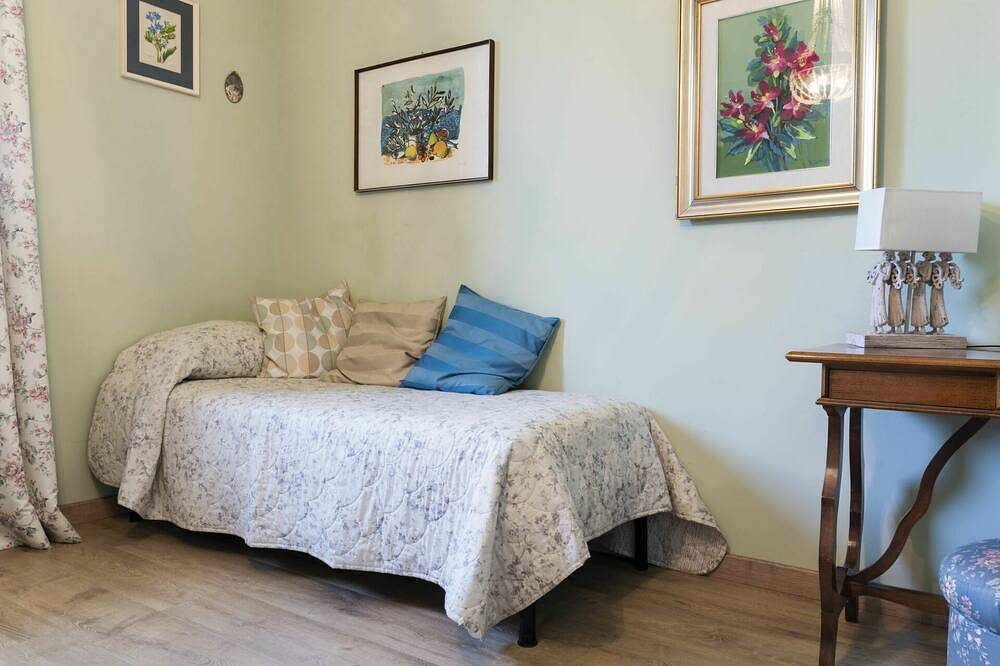 Estupenda casa de vacaciones privada para 10 personas con Wifi, piscina privada, A/C y patio in Marta, Provincia de Viterbo