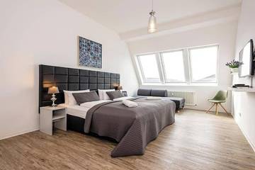 Vacation Rental for 8 Guests in Berlin Innenstadt, Berlin, Picture 2
