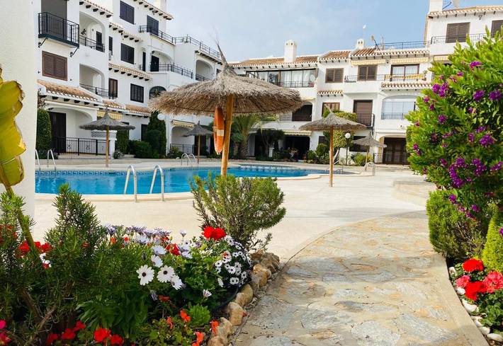 Gîte pour 4 personnes, avec vue et balcon ainsi que jardin et piscine à Cabo Roig - 2