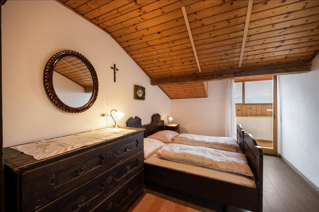 Ganze Wohnung, Ferienwohnung "Malgorerhof Lavendel" mit Bergblick, Wlan, Balkon & Gemeinschaftsgarten in Oberglaning, Jenesien