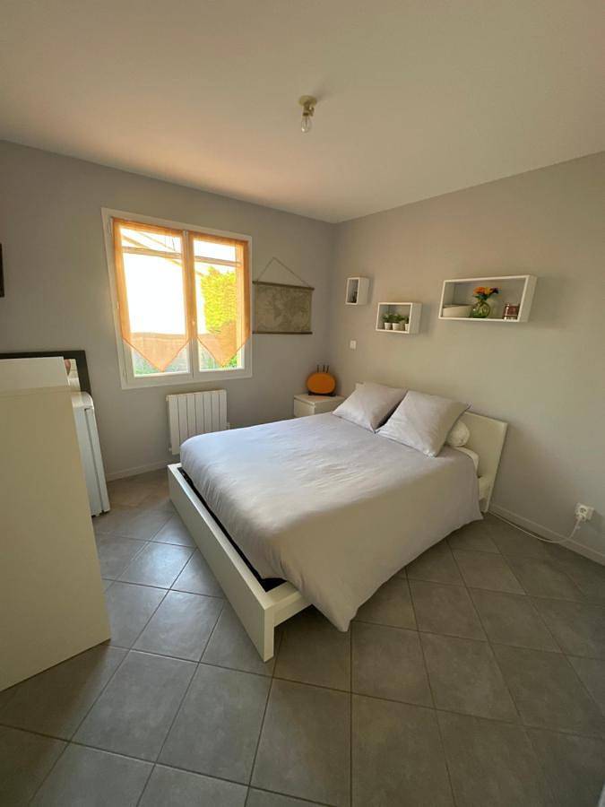 Double Room in Belleville-en-Beaujolais, Beaujolais