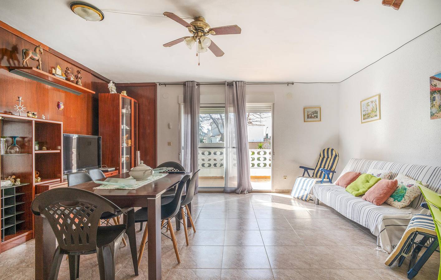 Beachside Retreat with Amenities: 180m² Apartment in Vinaròs, Costa del Azahar
