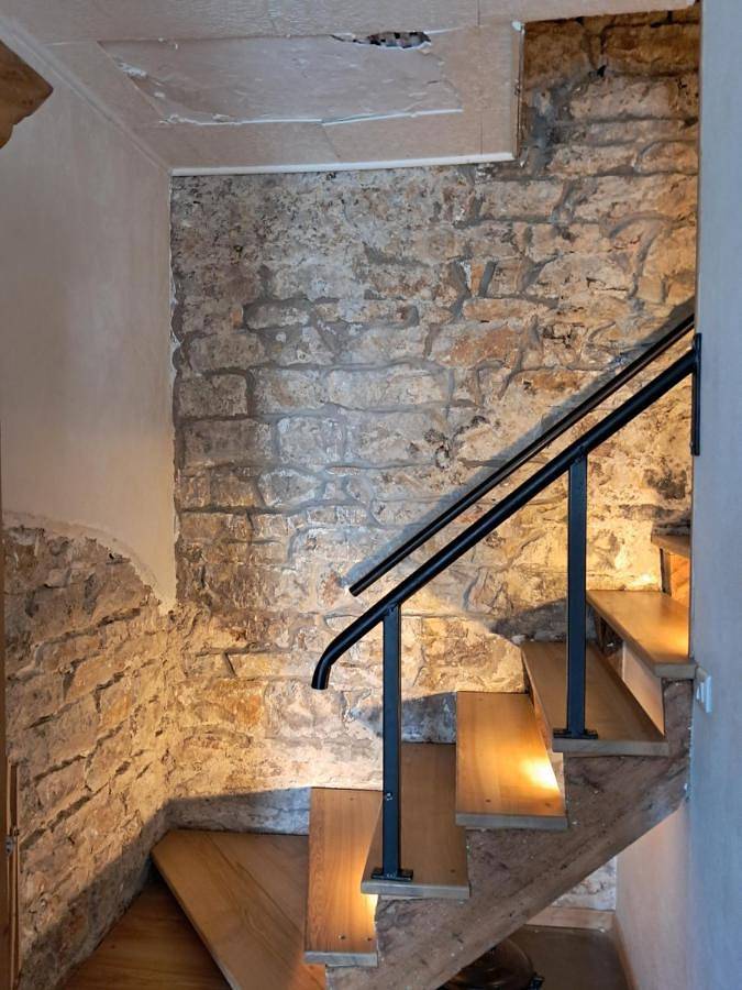 Chambre d’hôte pour 2 personnes, avec piscine ainsi que jardin et vue dans le Jura - 2