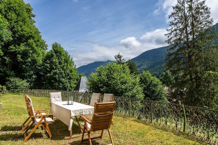 Château pour 14 personnes avec terrasse in Luchon-Superbagnères, Bagnères-de-Luchon