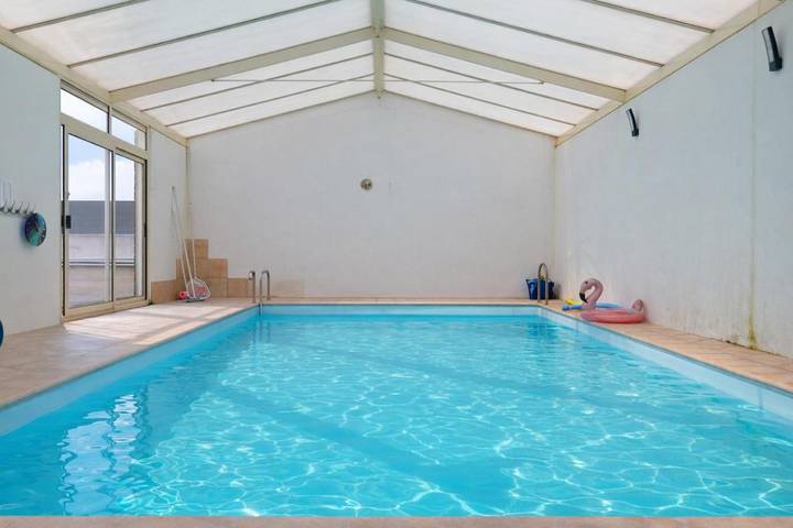 Location de vacances pour 9 personnes, avec piscine ainsi que jardin et terrasse à Saint-Hilaire-la-Forêt - 2