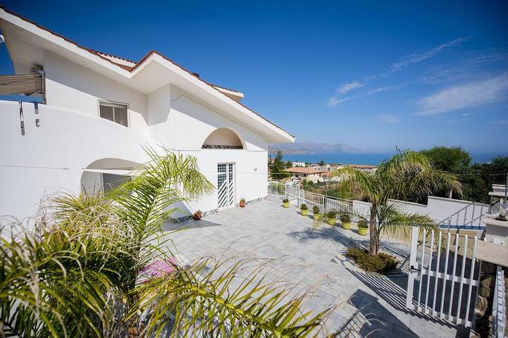 Villa for 11 people, with balcony - 1