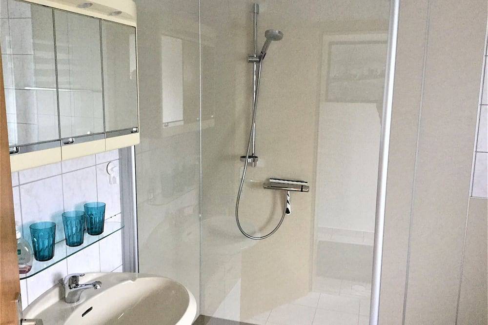 Ganze Wohnung, Ferienwohnung an der Glocke, 74qm, Terrasse, 2 Schlafzimmer, max. 3 Personen in Plettenberg, Märkischer Kreis