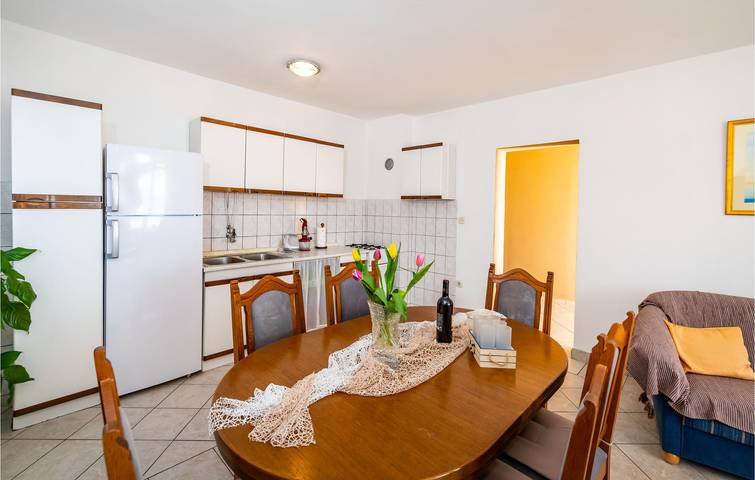 Ferienwohnung für 10 Personen, mit Garten und Terrasse in Jasenice - 4