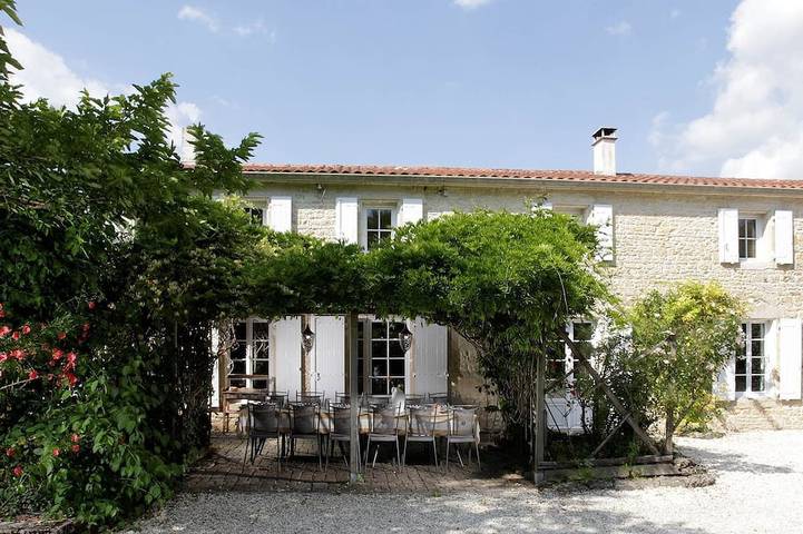 Location de vacances pour 12 personnes, avec Jardin à Landrais