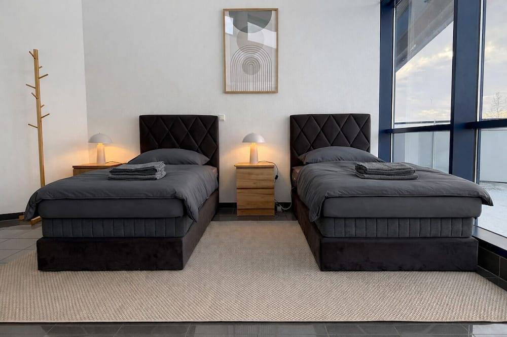 Ganze Wohnung, Modernes großräumiges Penthouse für bis zu 13 Personen bei Berlin in Genshagen, Ludwigsfelde