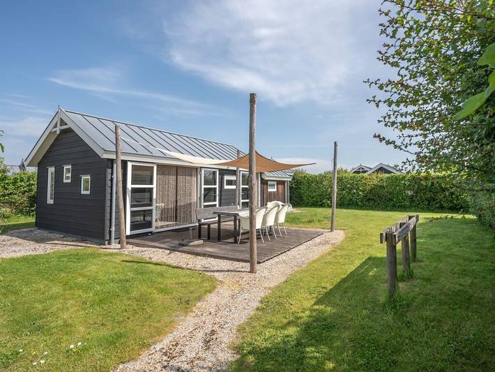 Ferienhaus für 4 Personen, mit Terrasse und Garten in Westenschouwen
