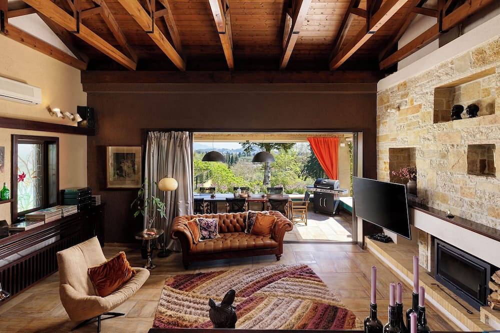Elvis Luxury Familly Villa, 6+2 in Gouvia, Corfù