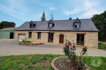 Gîte pour 10 personnes, avec terrasse et jacuzzi ainsi que jardin et sauna, animaux acceptés en Ille-et-Vilaine