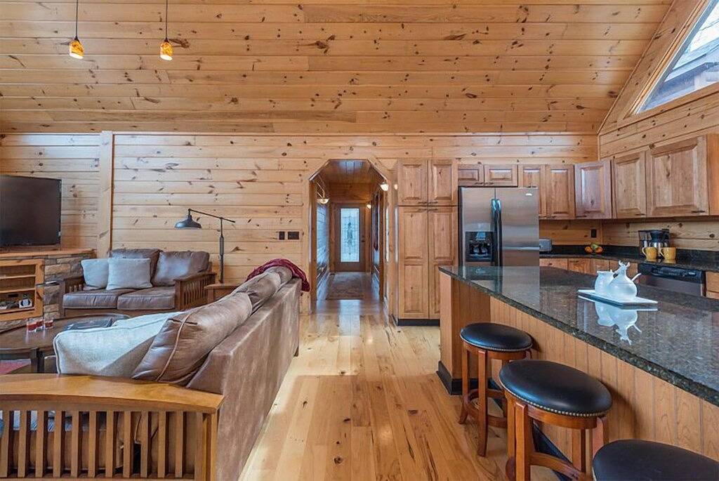 Sweetwood Lodge: 3 Br, 3 Ba Hütte / Bungalow in Old Fort, 6 Personen in McDowell County