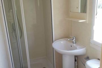 Static Caravan for 4 People in Axmouth, Devon, Photo 3