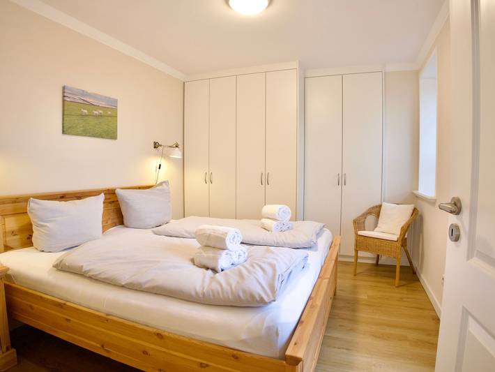 Ferienwohnung für 3 Personen, mit Terrasse und Garten sowie Ausblick in Nordstrand - 4