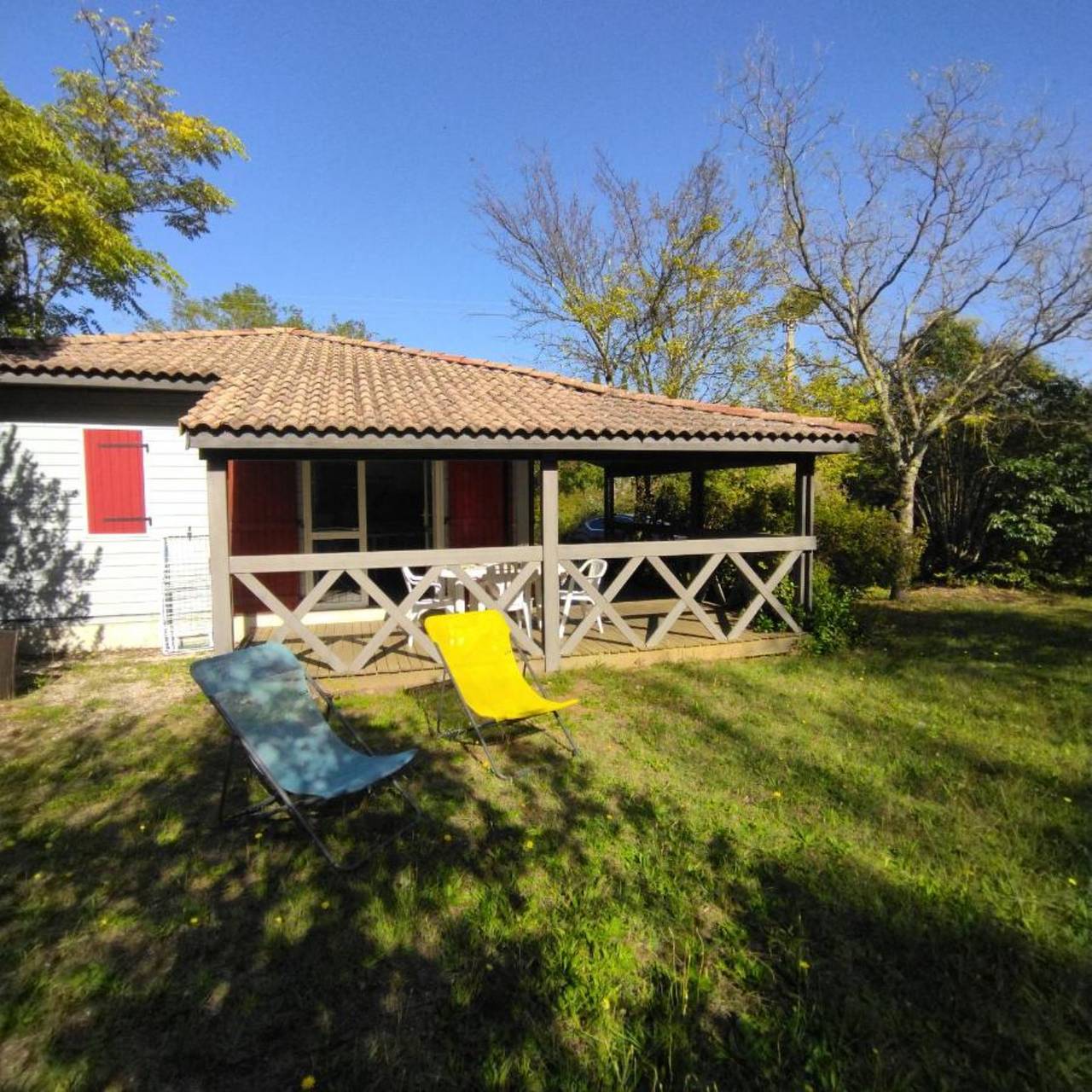 Chalet "Edelweiss" avec vue sur les montagnes, piscine partagée et 2 terrasses privées in Gravières, Cévennes