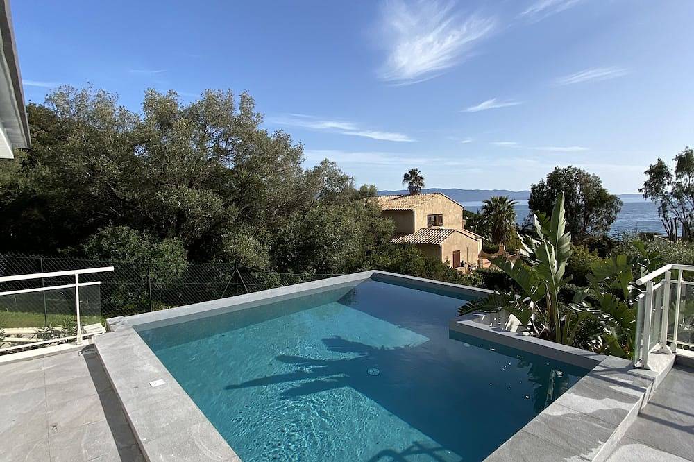Rte des Sanguinaires Villa mit Pool 150 m vom Strand entfernt. in Ajaccio, Golfe D'Ajaccio