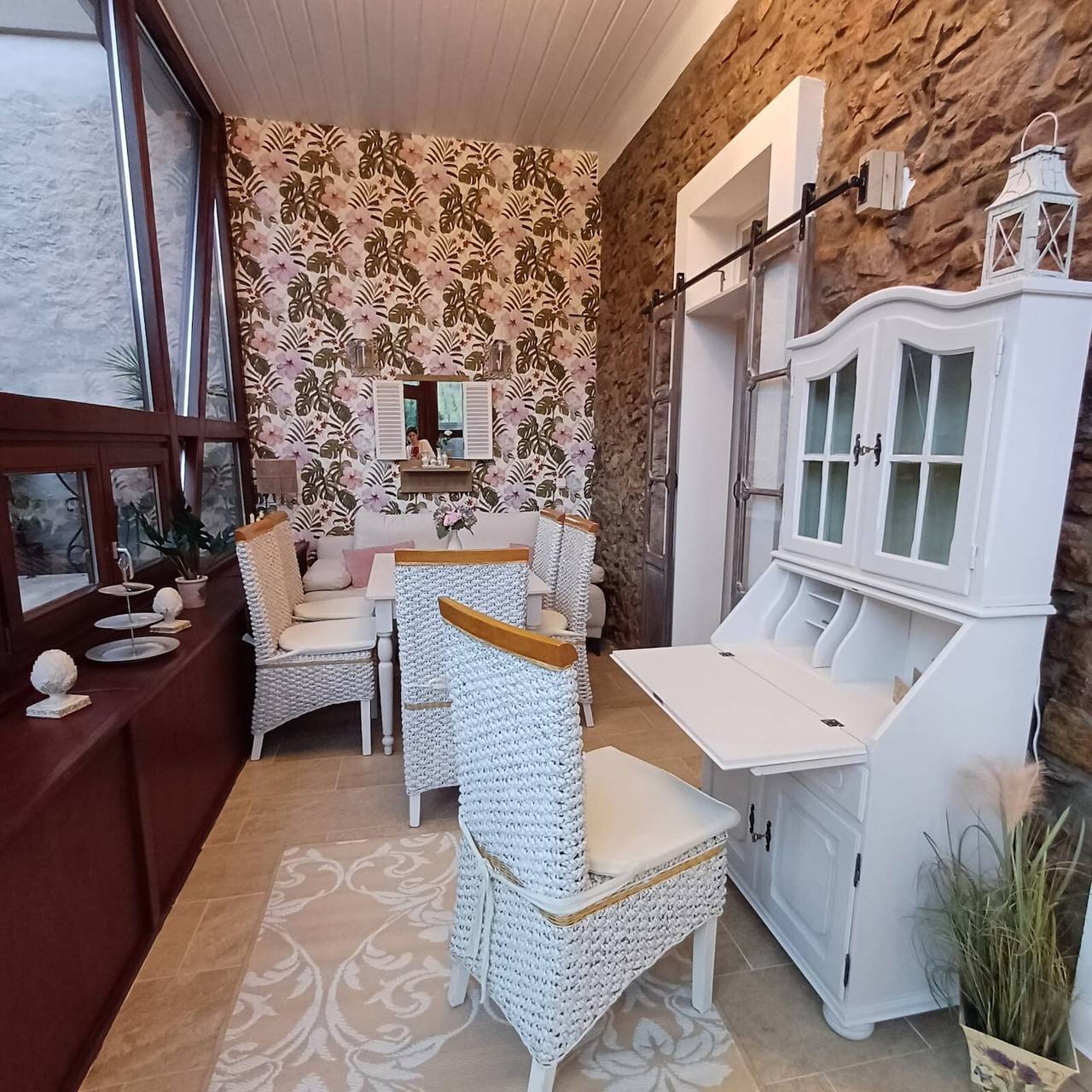 Entire apartment, Apartment 'Weinbergsblick' with Private Terrace, Private Garden and Balcony in Johannisberg, Geisenheim