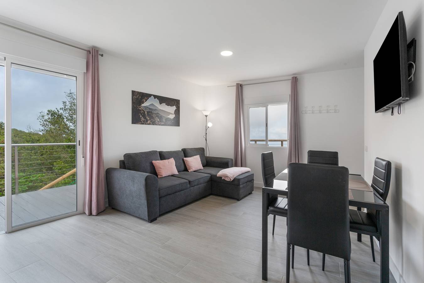 Entire apartment, Vacation Apartment 'Viva Forest  Stevier' with Sea View, Shared Pool and Wi-Fi in La Vega (Canary Island), Icod de los Vinos