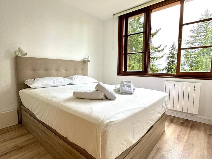 Appartement de vacances pour 5 personnes, avec vue ainsi que piscine et jardin