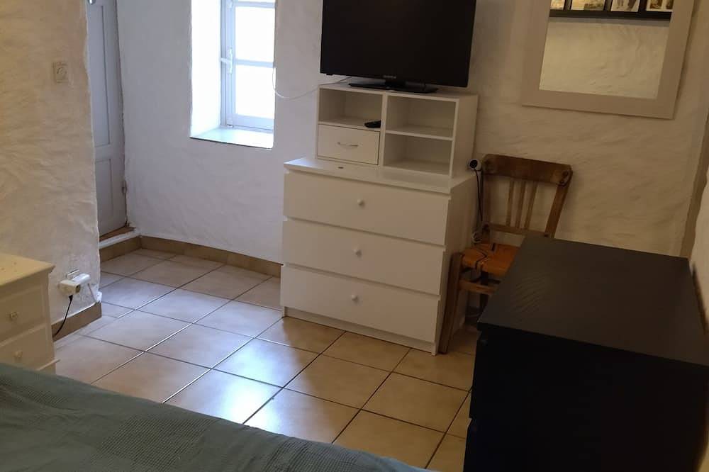 Ganze Wohnung, 2-bedroom apartment 5 km from the beautiful beaches of Ile Rousse in Santa-Reparata-di-Balagna, Calvi und Umgebung