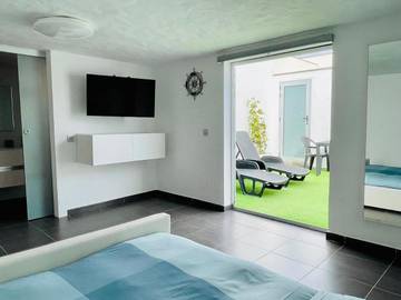 Gîte pour 2 personnes, avec terrasse dans Tahiche