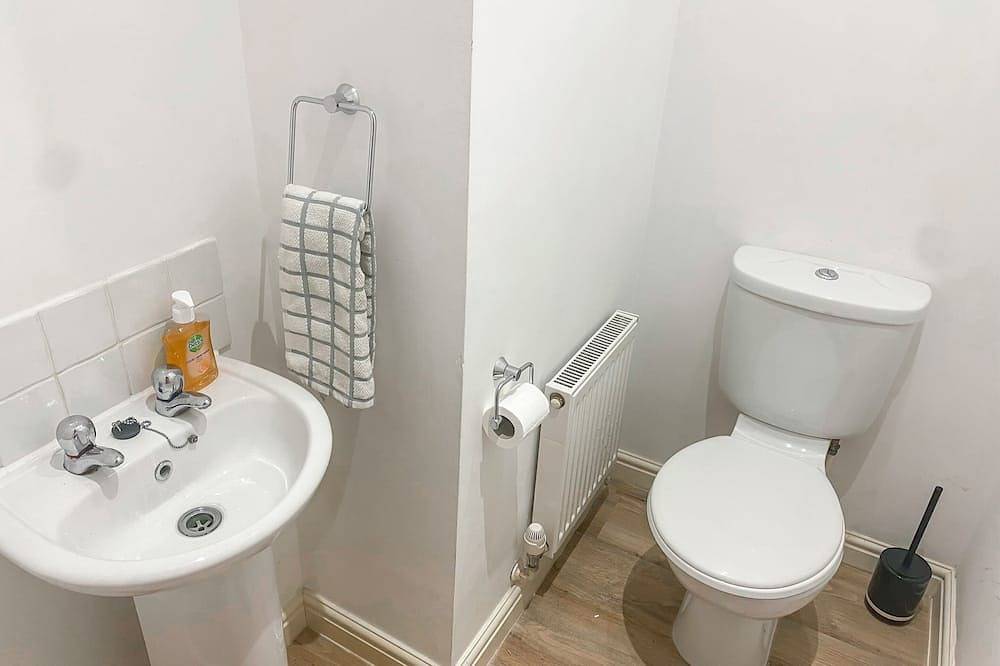 Moderne-Cottage-Sdb privée avec baignoire-Vue ville-Gaia Lane in Staffordshire