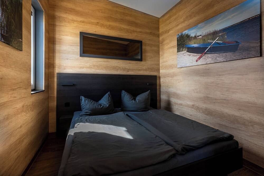 Traumhaus/Privatstrand 120m², Sauna,Klimaanlage,Terrasse,Garten,Grill,Boot in Löbnitz, Nordsachsen