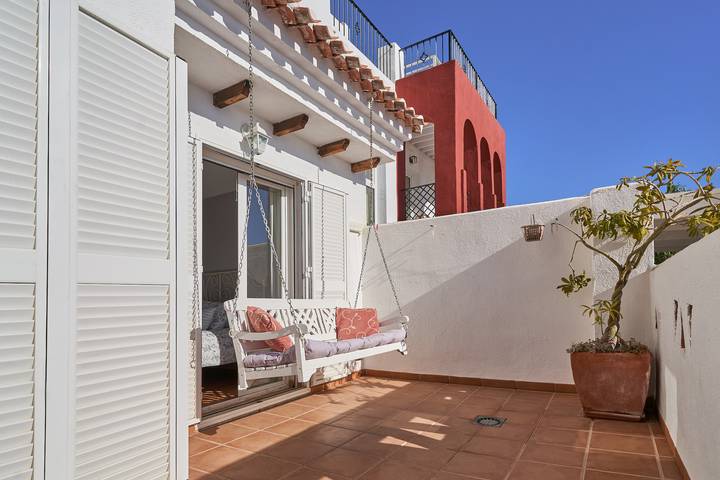 Vakantiehuis "Los Altos 19" met Uitzicht op Zee, Gedeeld Zwembad & Wifi in Cerro Gordo, Almuñecar