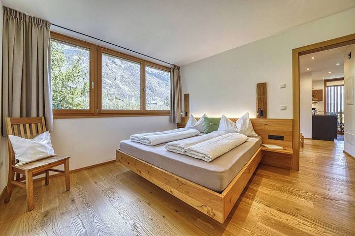 Moderne Fewo - traumhafte Lage - renovierte Scheune - Familienurlaub - Biohof in Partschins, Texelgruppe