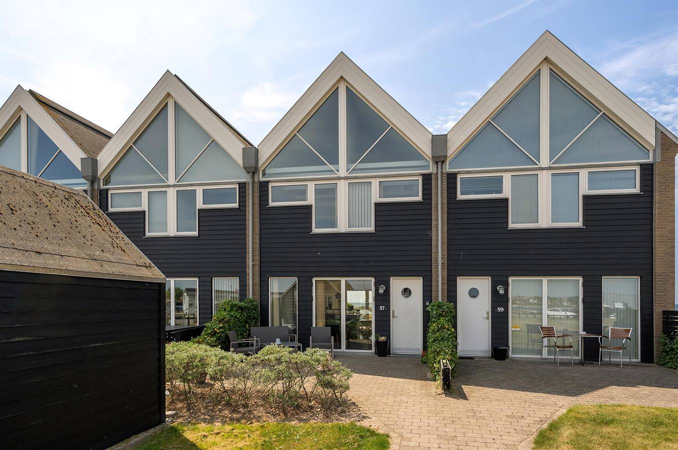 Hel lejlighed, Pet friendly apartment in Assens with house sea view in Assens, Lillebælt