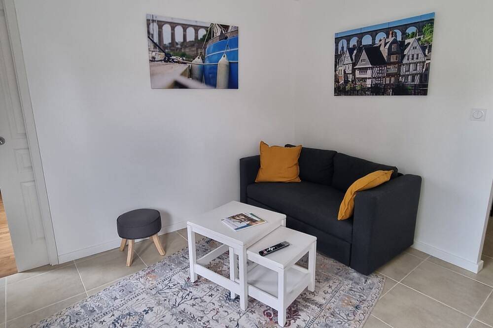 Entire apartment, Bright apartment with terrace in the heart of Morlaix in Morlaix, Ceinture Dorée