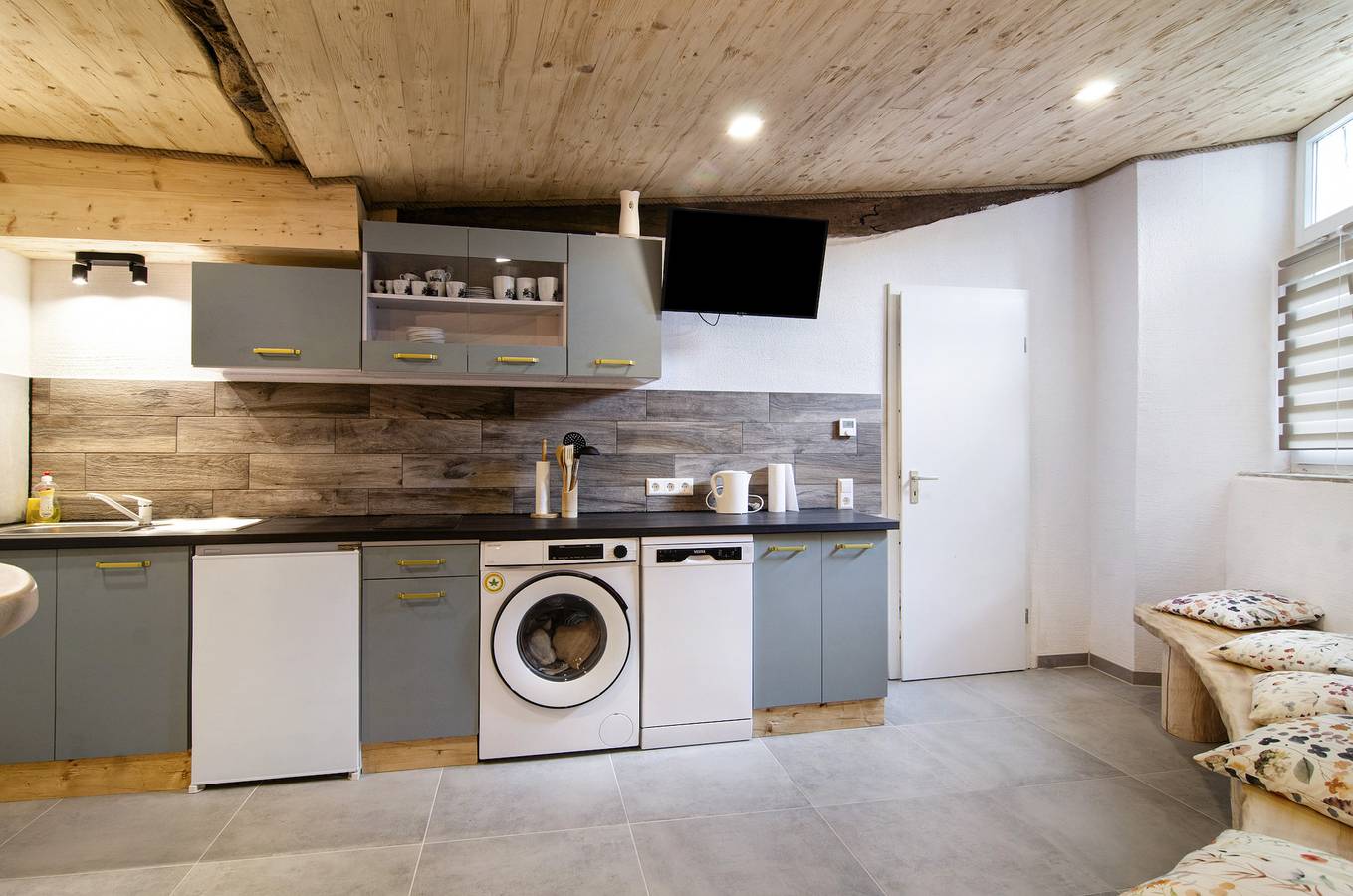 Ganze Wohnung, Ferienwohnung 'Carlo' mit Wi-Fi in Meßkirch, Region Bodensee-Oberschwaben