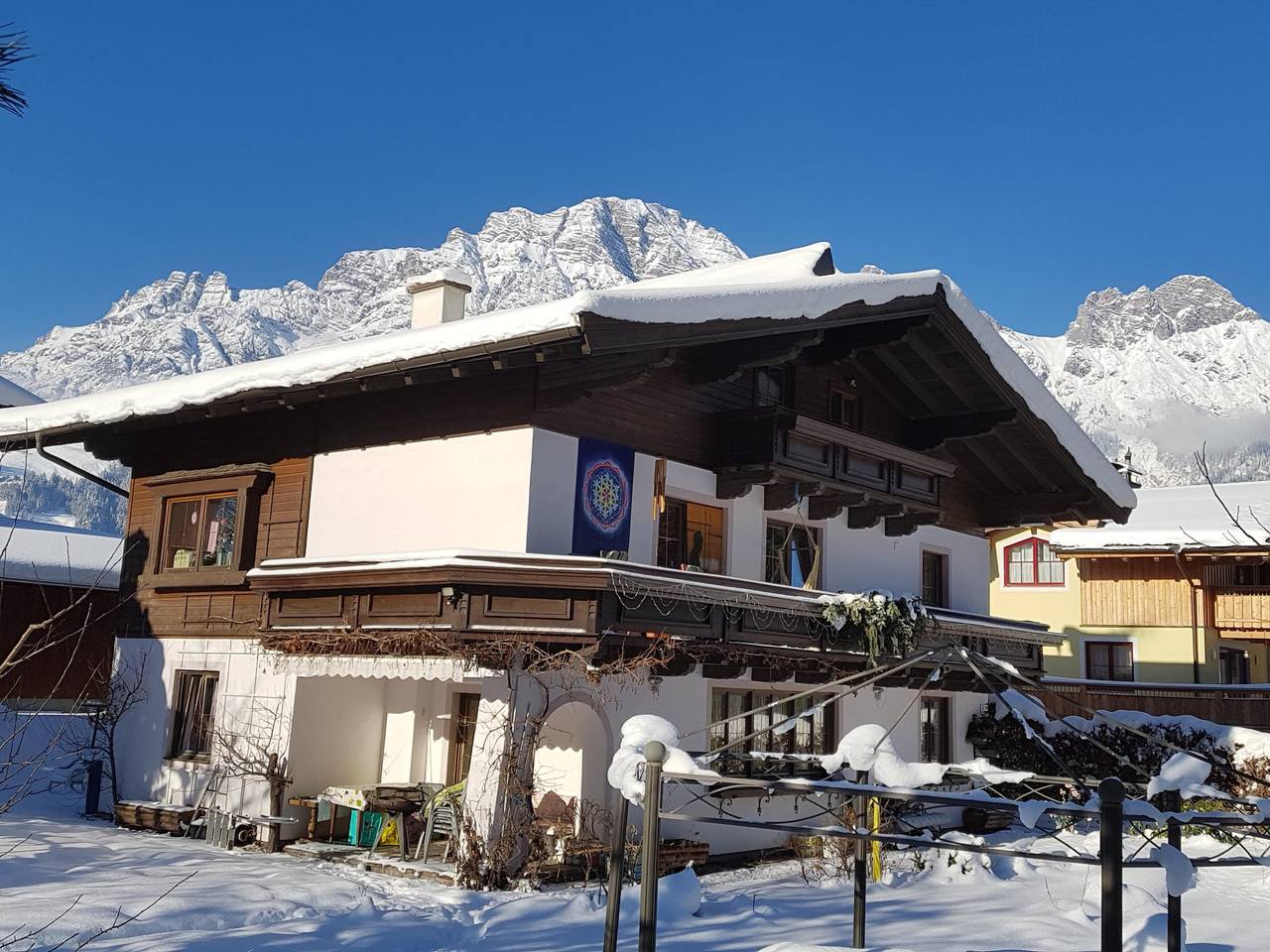 Ganze Ferienwohnung, Appartement Harmonie, Terrasse und Schwimmteich in Leogang, Saalbach-Hinterglemm
