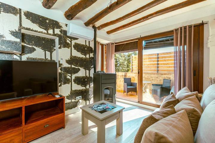 Gîte pour 2 personnes, avec jardin et jacuzzi à Adahuesca