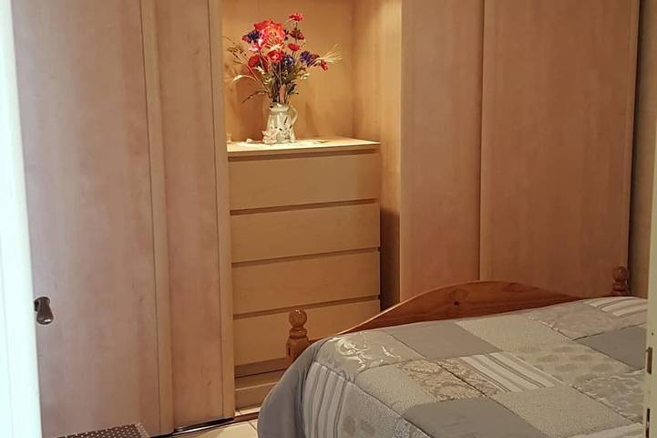 Gîte pour 4 personnes, avec piscine ainsi que jardin et terrasse à La Gaude - 3