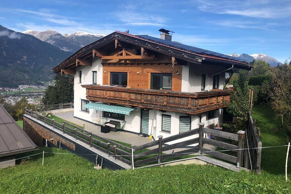 Entire apartment, Ferienwohnung am Arzberg in Schwaz, Tirolean lowland region