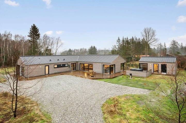 Ferienhaus für 16 Personen, mit Sauna in Saltum