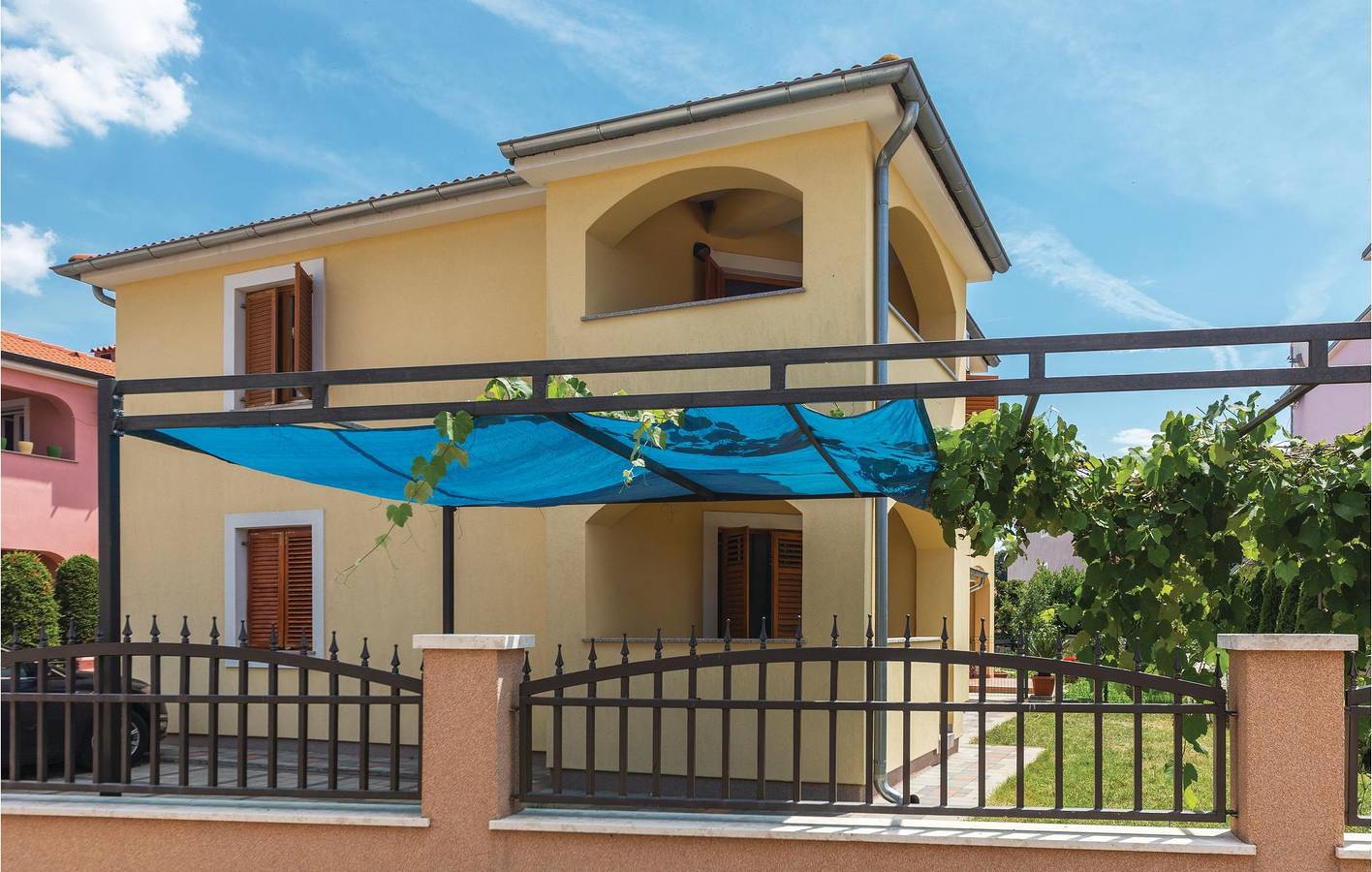 Ganze Ferienwohnung, Ferienwohnung für 4 Personen mit Terrasse in Valbandon, Südküste Istrien