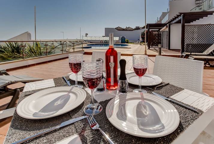 Apartment for 4 people, with balcony and pool as well as garden in Carvoeiro
