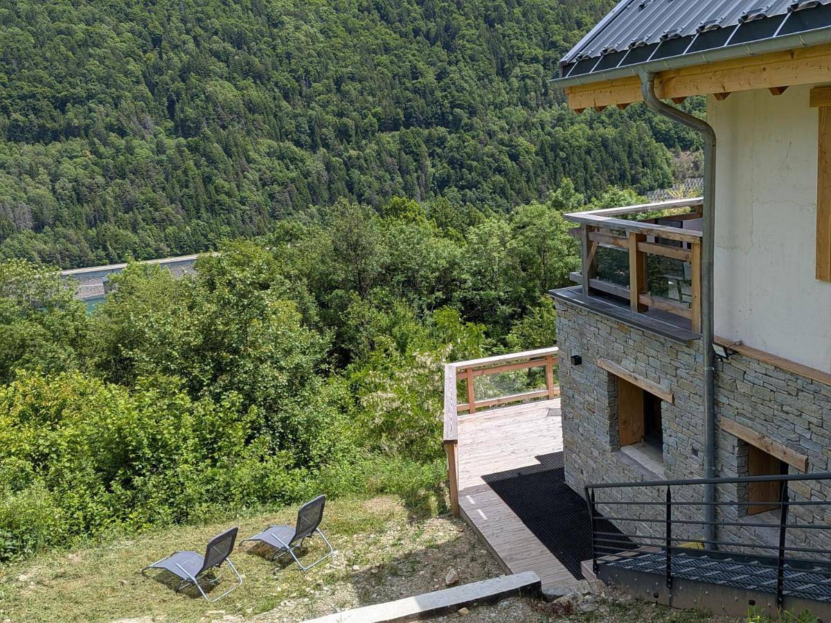 Appartement entier, Le Bois Cosy appartement 4 étoiles 6 personnes, Acces Ski Alpe D'Huez Grand Domaine A 3 K M in Allemond, Parc national des Écrins