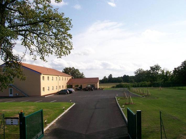Hôtel pour 3 personnes, avec Terrasse et Jardin à Saint-Junien