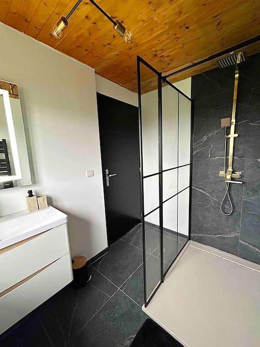 Chalet pour 2 personnes, avec jardin ainsi que terrasse et vue, animaux acceptés dans le Doubs - 4