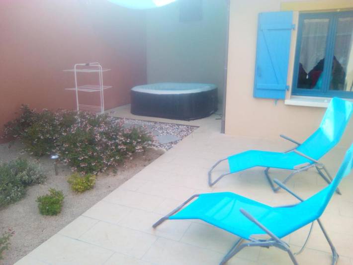 Location de vacances pour 6 personnes, avec Jacuzzi et Terrasse à Saint-Rabier
