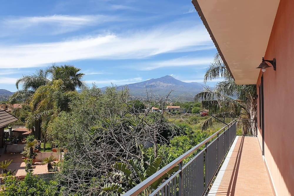 Geheel appartement, 2 Bedroom Apartment in Maugeri in Valverde (Italië), Provincie Catania