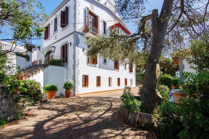 Villa för 23 Personer, med trädgård samt pool och bubbelpool och balkong - 1