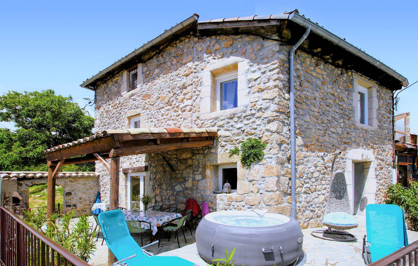 Appartement confortable avec parking, jardin et pêche près de la rivière Ardèche in Pont-de-Labeaume, Parc naturel régional des Monts d'Ardèche