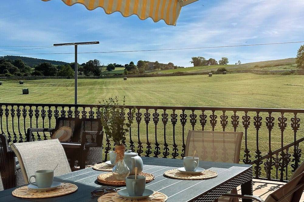 Apartamento entero, Apartamento rural con amplia terraza- El Trocador 12805 in Bareyo, Costa de Cantabria